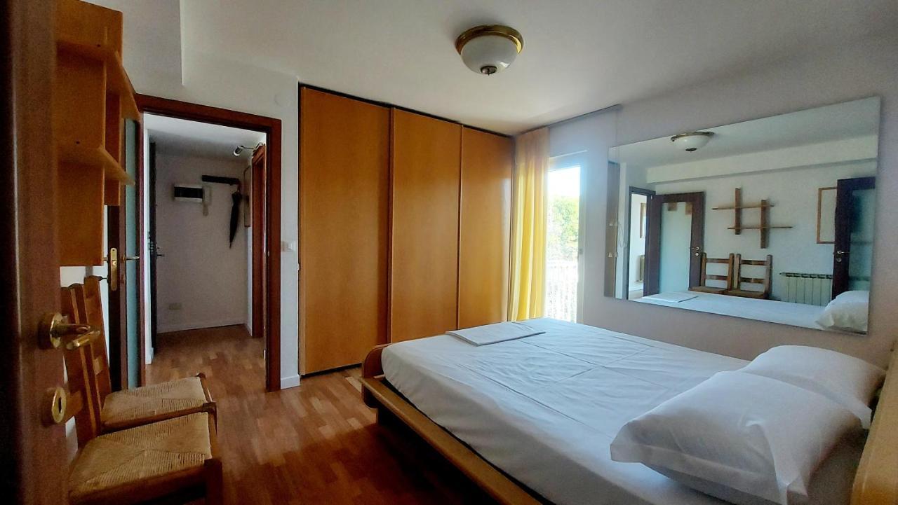 Panoramic Apartment Бардолино Екстериор снимка