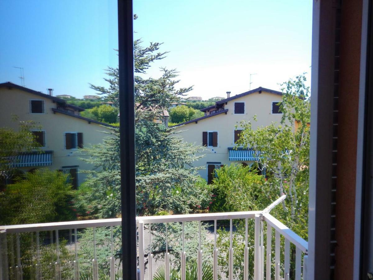 Panoramic Apartment Бардолино Екстериор снимка