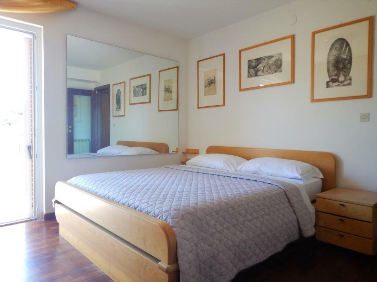 Panoramic Apartment Бардолино Екстериор снимка